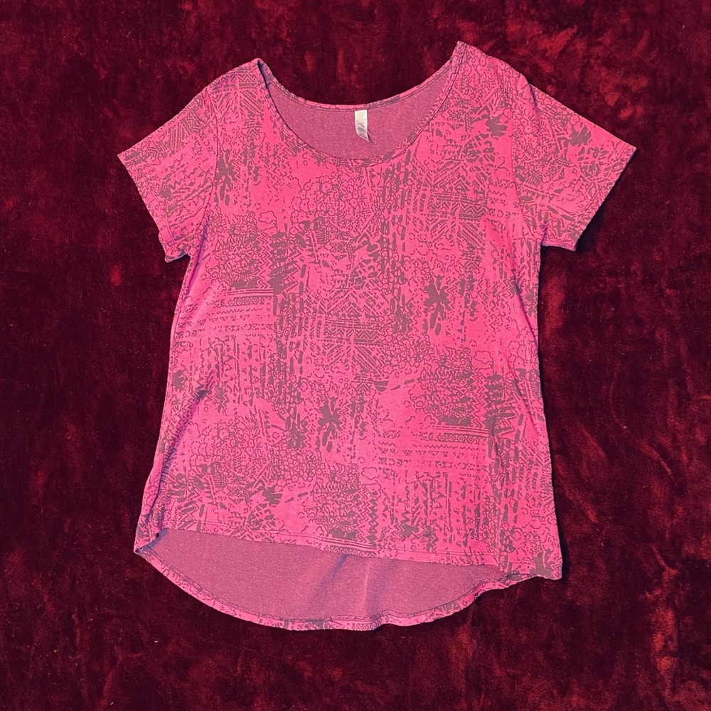 LuLaRoe Classic T Top Size M (10-12) rounded neckline short sleeves